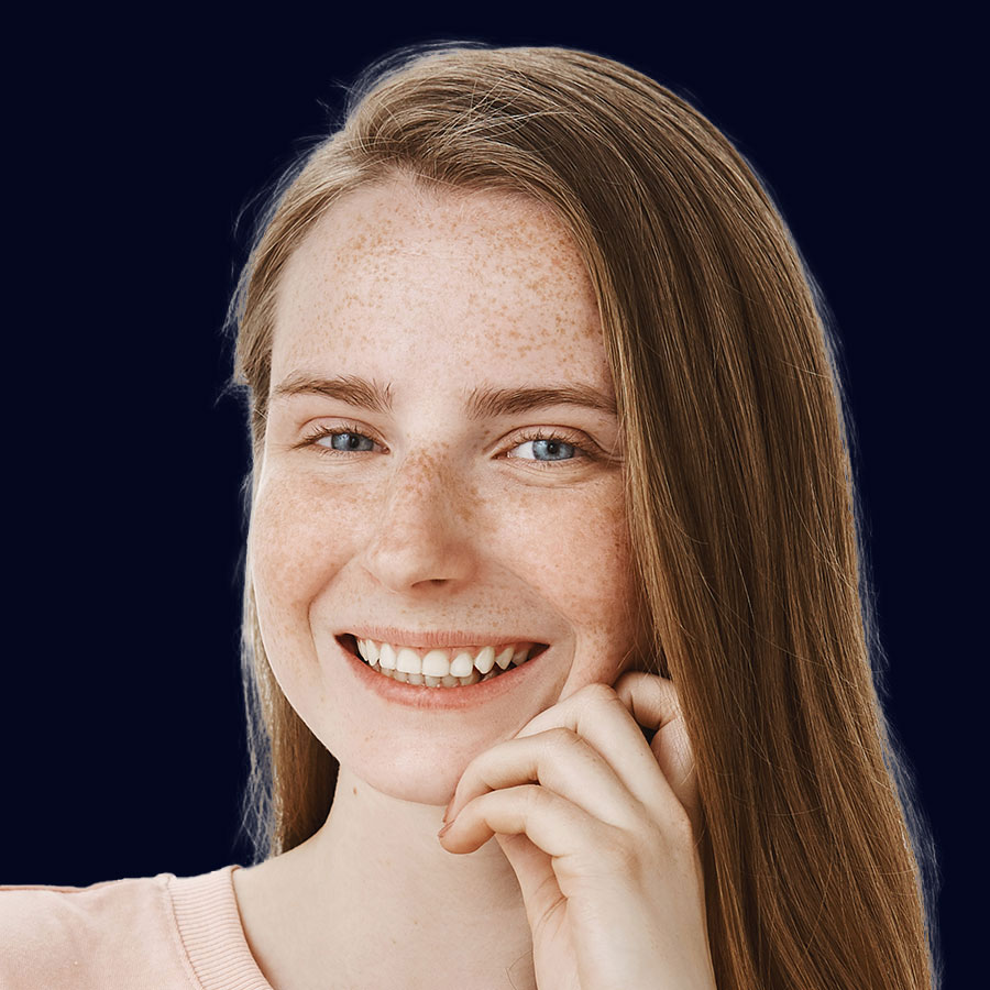 waist up shot of charming female freelance journal 9QUQDSC.jpg